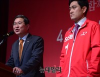 [포토] 오신환 후보 기자회견, 발언하는 김학용의원