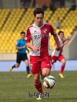 [K리그] 드리블하는 부산 한지호