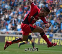 [K리그] 발리슛 날리는 서울 에벨톤