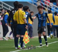 [K리그] 교체되는 인천 이천수