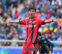 [K리그] 항의하는 박주영