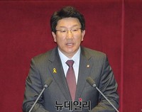 [포토] 질의하는 권성동 의원