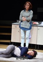 [포토] 소년B가사는집, 대화나누는 윤아-엄마