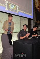 [포토] 하스스톤 모바일, 입장하는 줄리안