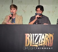 [포토] 하스스톤 모바일 기자간담회 참석한 '줄리안-용우'