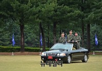 [포토] 열병하는 특수전사령관