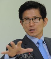 [포토] 특검에 대한 소신 밝히는 김문수 보수혁신위원장