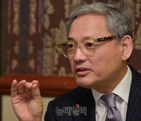 [포토] 10여년 만에 연극계 복귀하는 유인촌 전 장관