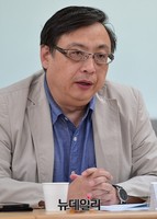 [포토] 이승만과시장경제토론회, 토론하는 한정석 편집위원