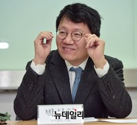 [포토] 이승만과시장경제토론회 발제 맡은 박성현 주필