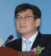 [포토] 격려사하는 이돈현 관세청 차장