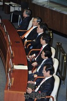 [포토] 본회의 지켜보는 새정치민주연합 지도부