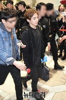 [포토] 무표정한 얼굴이 더 매력적인 엑소 시우민