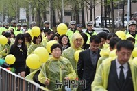 [포토] 단원고로 향하는 추모객들