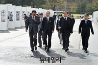 [포토] 분향소로 향하는 이석태 위원장