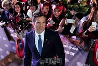 [포토] 어벤져스2, 마크 러팔로 등장에 열광하는 팬들
