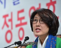 [포토] 정동영 후보 지지선언하는 이행자 시의원