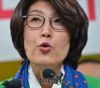 [영상] 이행자 의원, 새민련 탈당-정동영 후보 지지