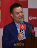 [포토] 슈퍼아이돌, 축사하는 중국 TV ZONE 푸꽌쥔 대표