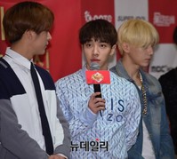 [포토] 슈퍼아이돌, 인사말하는 비스트 이기광