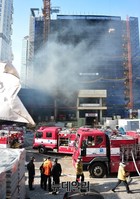 [포토] 정자동 화재, 5명 병원 이송후 치료중