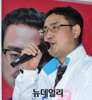 [포토] 연설하는 무소속 변희재 후보