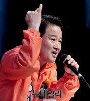 [포토] 사시존치 약속하는 정동영 후보