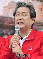 [포토] 관악을 오신환 후보 지지 호소하는 김무성 대표