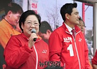 [포토] 오신환 지지 호소하는 김을동 최고위원