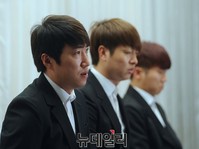 [포토] 옹달샘, 웃길 수 없는 기자회견
