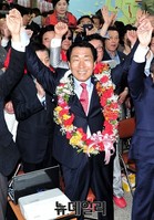 [포토] 인천 새누리당 안상수 당선 확정