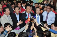 [포토] 당선소감 밝히는 인천서구을 안상수 당선자