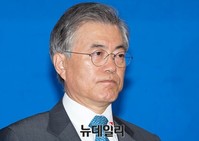 [포토] 참담한 표정의 문재인 대표