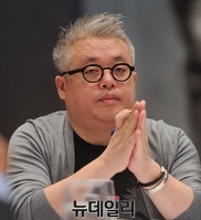 [포토] '새시대 통일의 노래 캠페인' 총괄 맡은 김형석