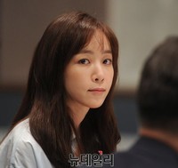 [포토] '새시대 통일의 노래 캠페인' 작사가 김이나 참여