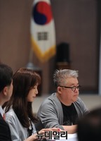 [포토] '새시대 통일의 노래 캠페인' 김형석-김이나 참여