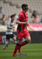 [K리그] 보호대 착용한 오스마르