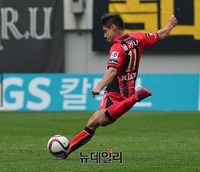 [K리그] 60-60 클럽 가입한 FC서울 몰리나