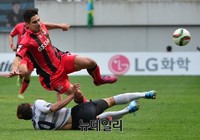 [K리그] 깊은 테클로 넘어지는 몰리나