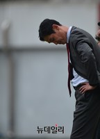 [K리그] 무승(無勝)의 늪에 빠진 최용수 감독