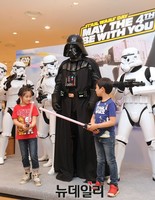 [포토] 다스베이더 만난 한국 어린이팬
