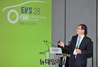 [포토] 기조연설하는 현대기아차 이기상 전무