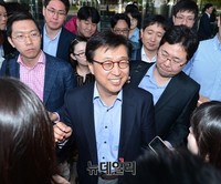 [포토] 어벤져스2 관람한 삼성전자 이인용 커뮤니케이션팀장