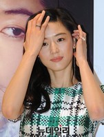 [포토] 전지현, 머리에 손만 올려도 화보