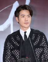 [포토] 영화 간신, 김강우 '연산군으로 완벽 빙의'