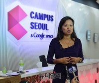 [포토] 인터뷰하는 '매리 그로브' 구글창업가 지원팀총괄