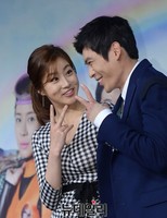 [포토] 강소라-김성오 '우리 브이 할까요'