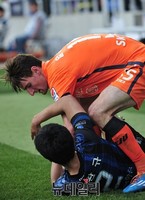 [포토] 축구야 농구야? 공안은 권완규 빼으려는 알렉스