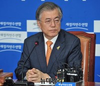 [포토] 굳은 표정의 문재인 새정치민주연합 대표