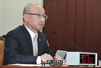 [포토] 질문에 답하는 문형표 보건복지부 장관